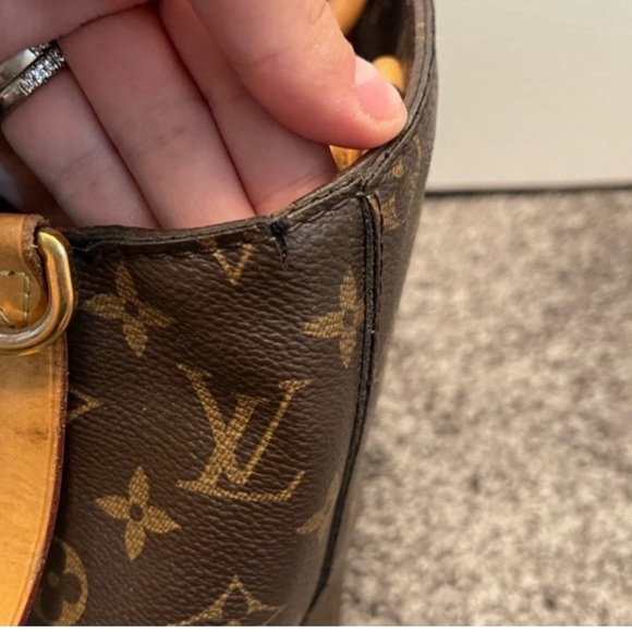 Authentic Louis Vuitton Montaigne MM - Picture 10 of 15